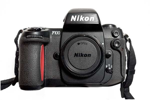 Nikon F100