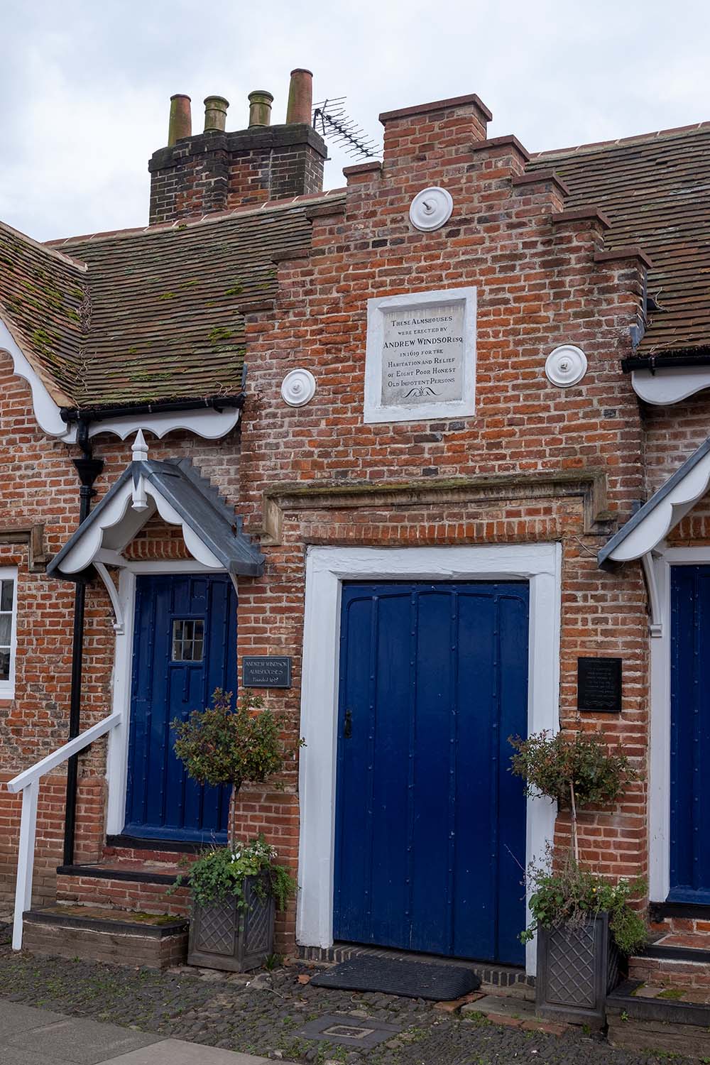 almshouses in Farnham